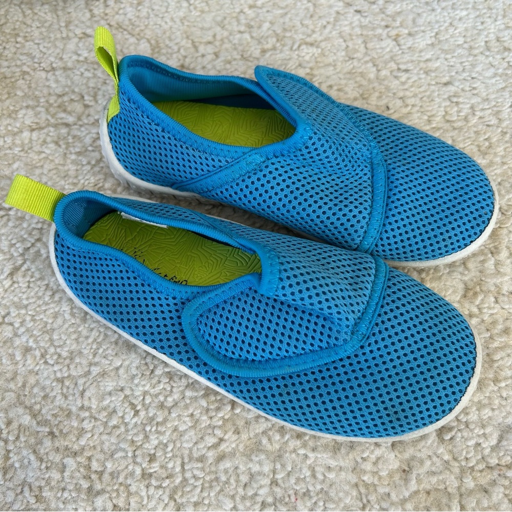 Cat & Jack Aqua Socks - Boys Size 9/10